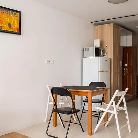 Broniewskiego Comfort By Bookinghost Appartement
